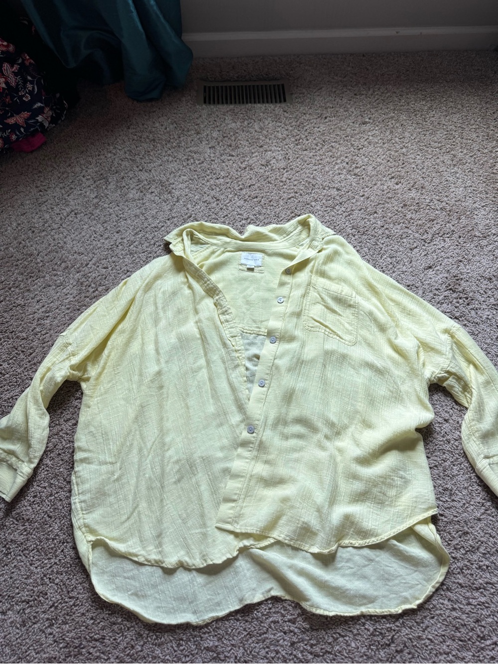 American Eagle Outfitters Pale Yellow Button-Up Relaxed Shirt